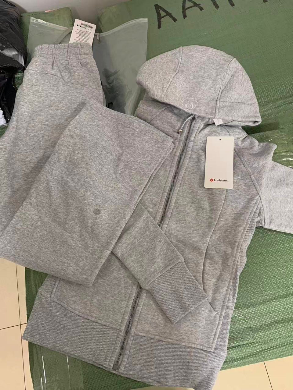 #4 Ensemble Lululemon Scuba Full-Zip – Veste à Capuche + Jogging | Confort structuré & style athleisure