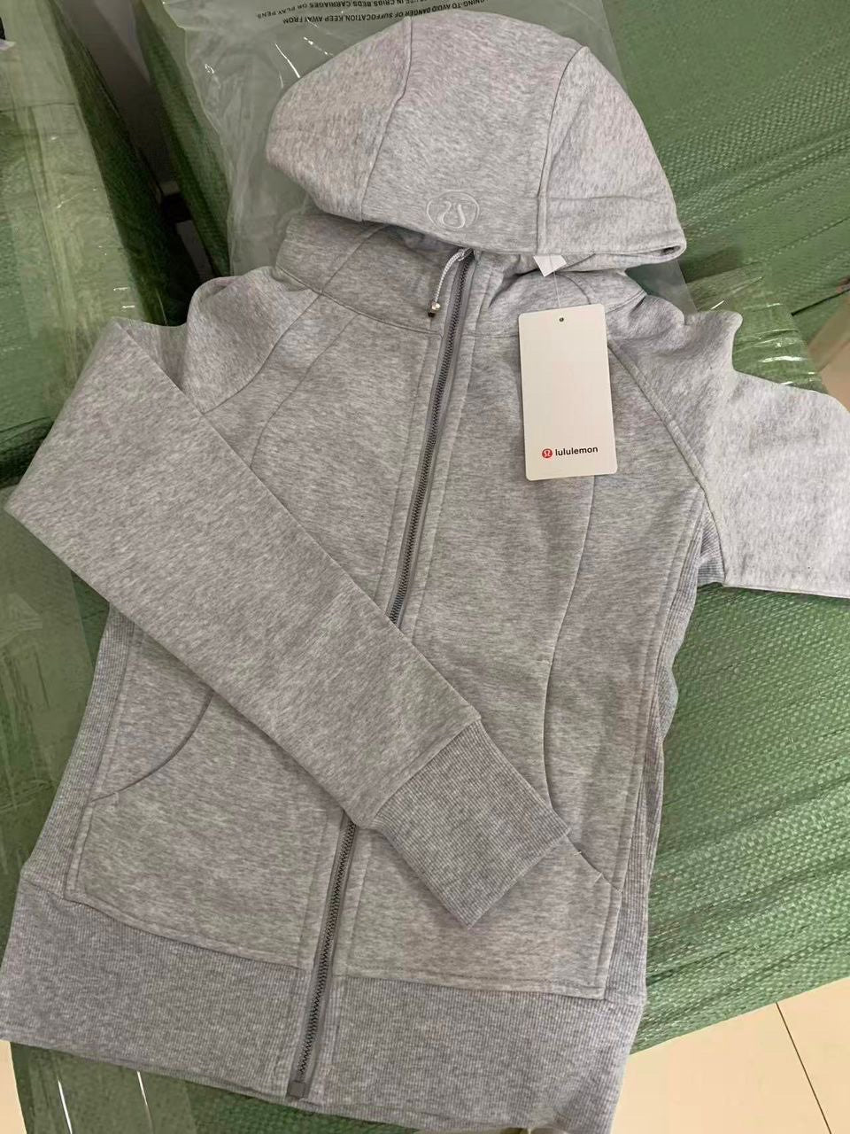 #4 Ensemble Lululemon Scuba Full-Zip – Veste à Capuche + Jogging | Confort structuré & style athleisure