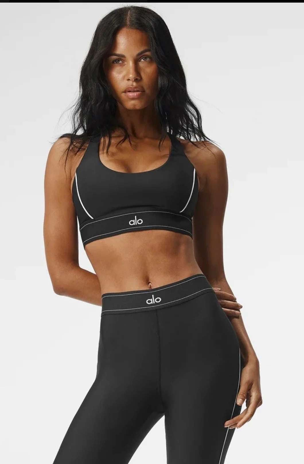 #2 Ensemble Alo Airlift “Suit Up” – Brassière & Legging Contour Graphique