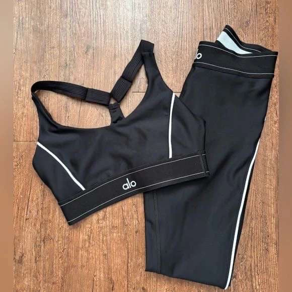 #2 Ensemble Alo Airlift “Suit Up” – Brassière & Legging Contour Graphique